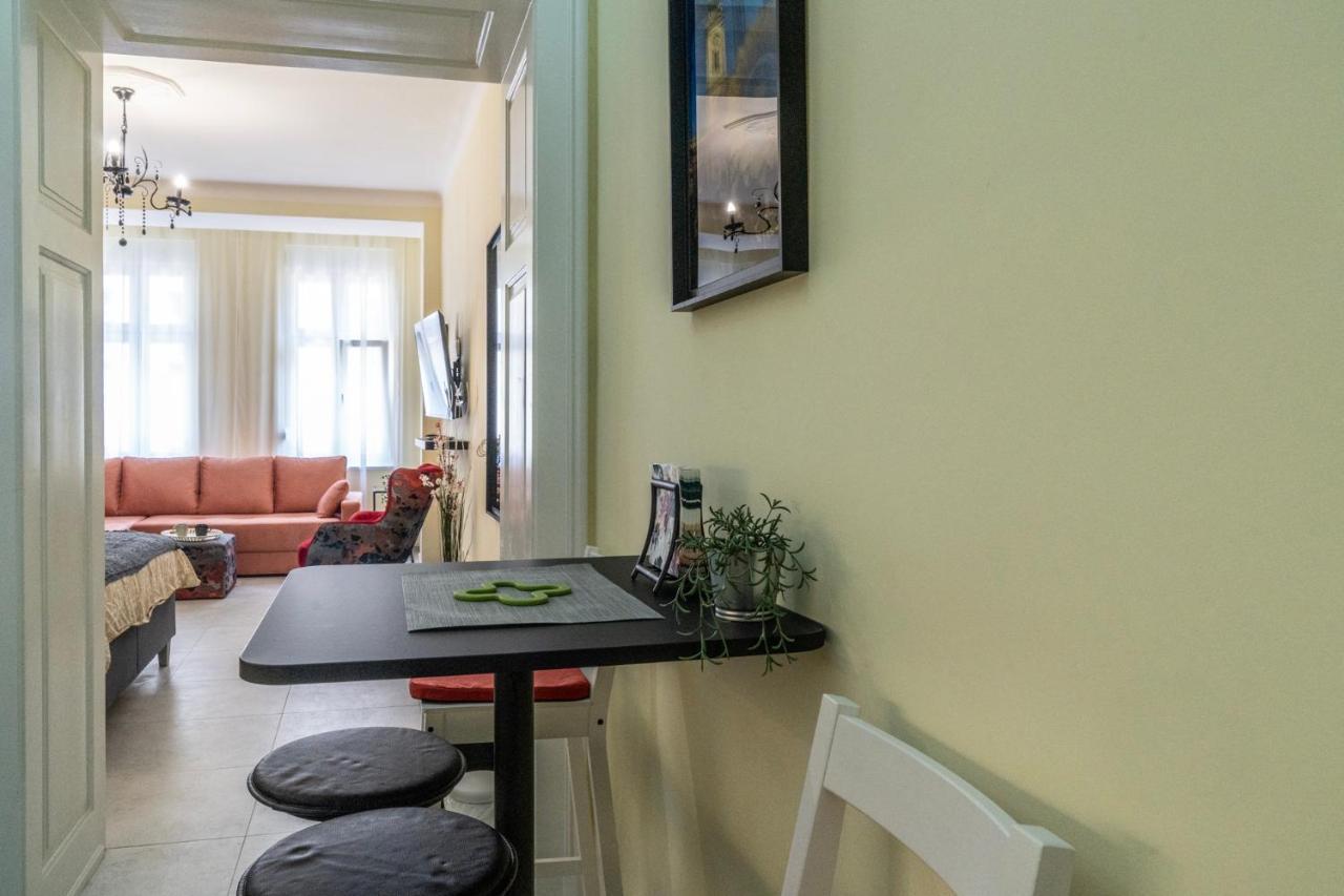 Sunlit Artist Studio Apartment Belgrade Luaran gambar